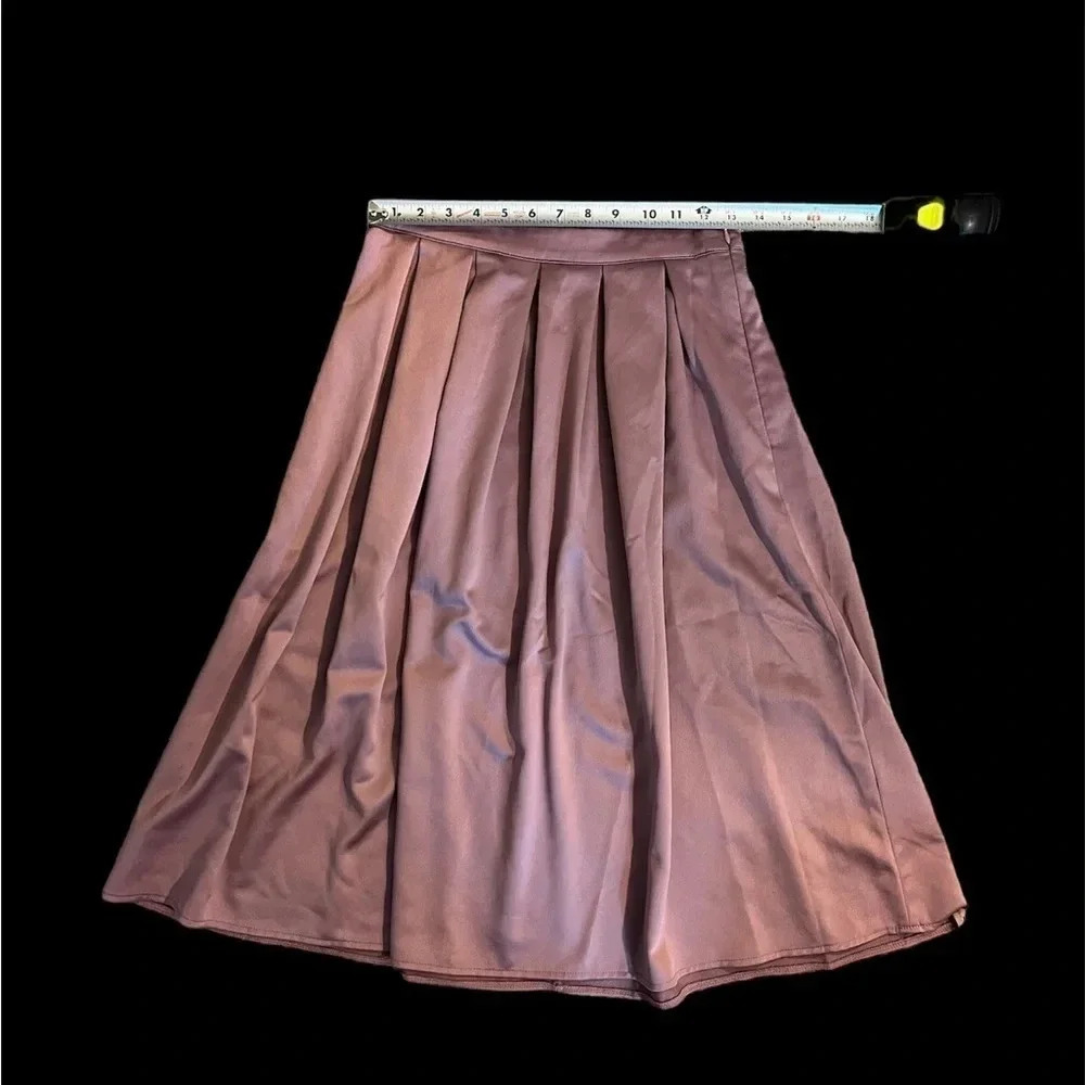 Misguided Women’s Pleated knee length Skirt size 4 in rose